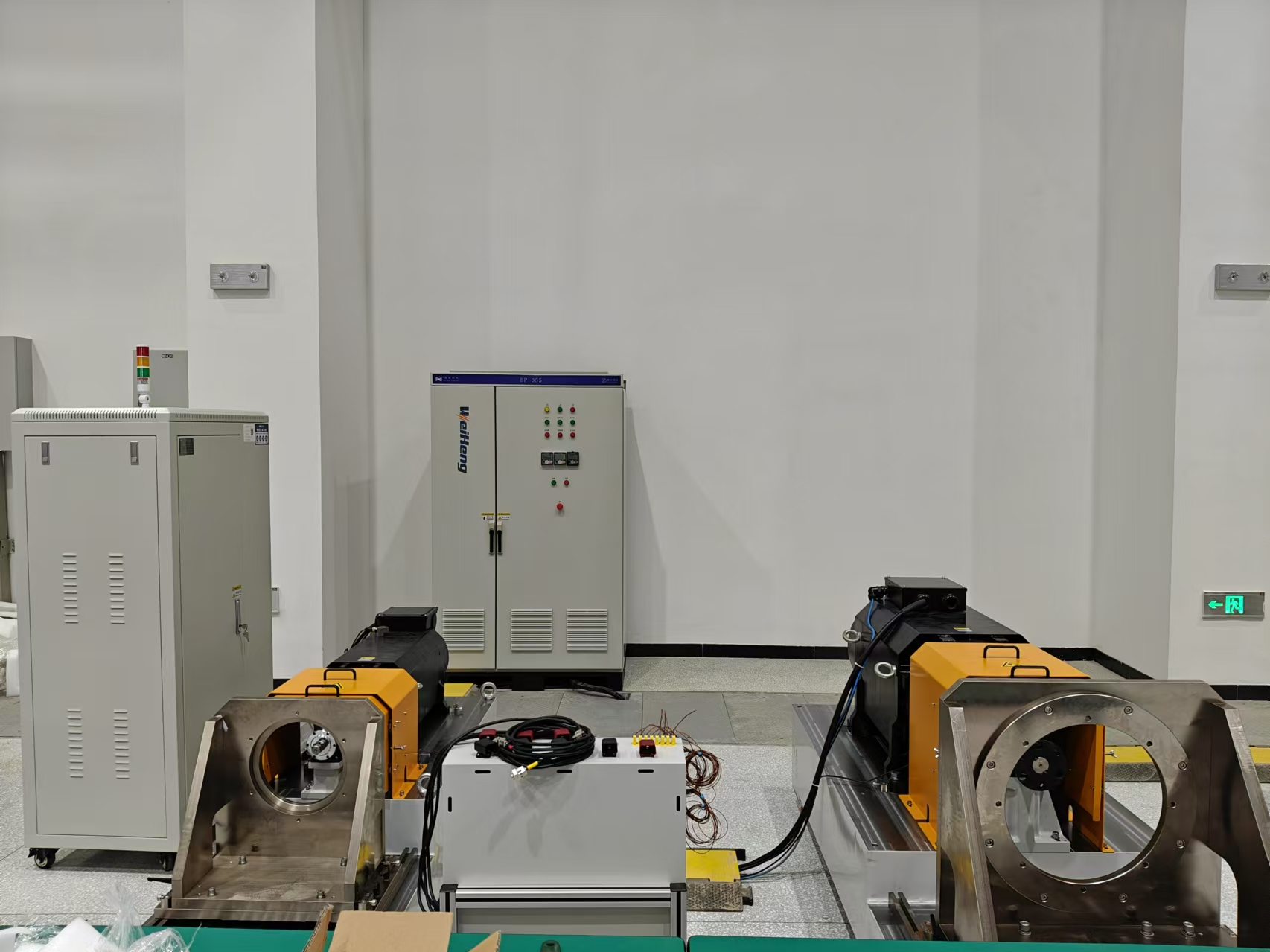 齊魯中科電工先進(jìn)電磁驅(qū)動技術(shù)研究院調(diào)試現(xiàn)場